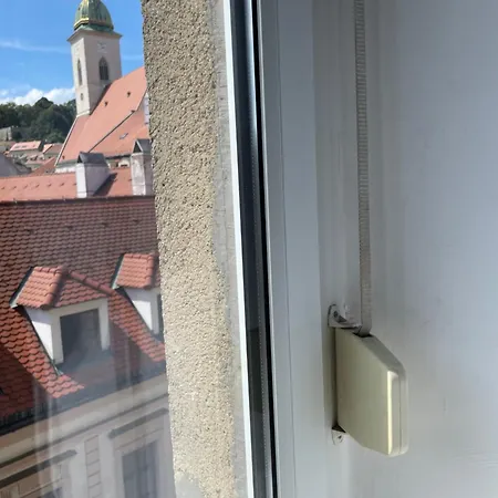 Location Air-conditioned